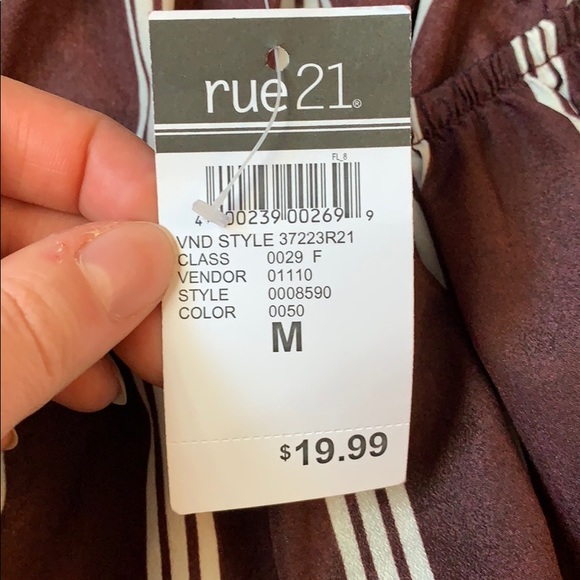 NEW Off Shoulder Angle Sleeve Top - Picture 3 of 3